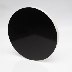 Podkład okrągły styrodur biały z czarną podkładką do żywności